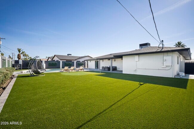 Foto del edificio - 8314 E Mariposa Dr