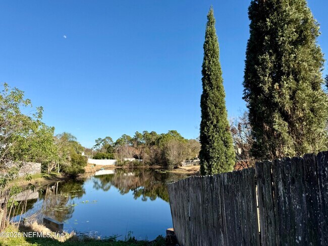 Foto del edificio - 3785 Union Pacific Dr E