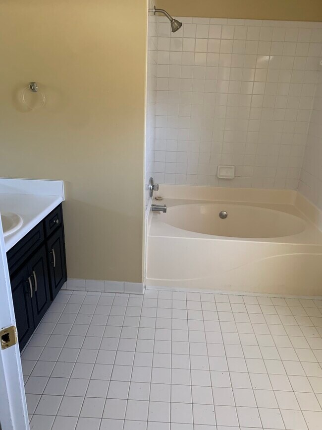 Building Photo - Section 8 ACCEPTED!!