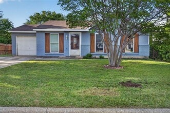 Building Photo - 2219 Foxcroft Ln