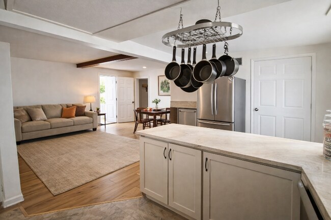 Foto del edificio - 333 E 300 N