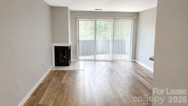 Foto del edificio - 2557 Stockbridge Dr