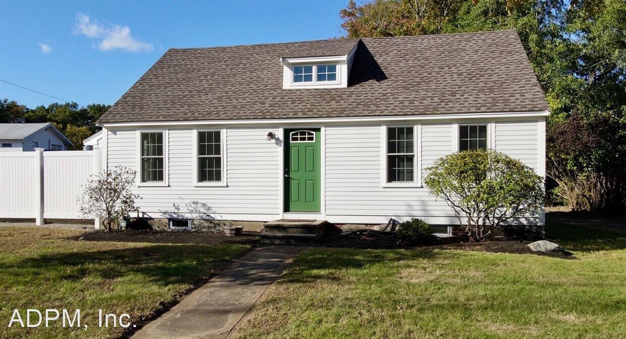 Primary Photo - 2 br, 1 bath House - 96 East Main St.