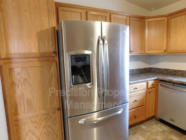 Building Photo - 2444 Merlot Dr