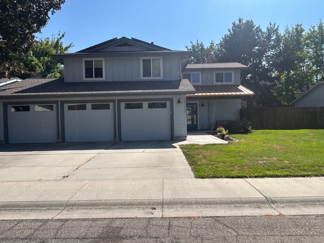 Foto principal - 10377 W Alliance St