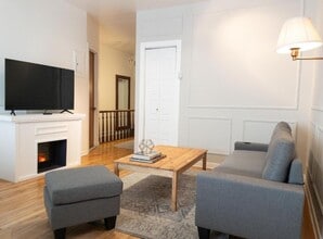 Building Photo - 89 Rue Milton