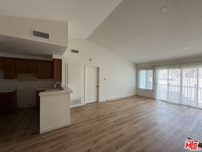 Building Photo - 8721 Endsleigh Ave