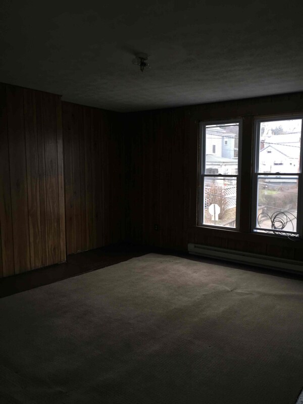 Building Photo - 817 Hickory St