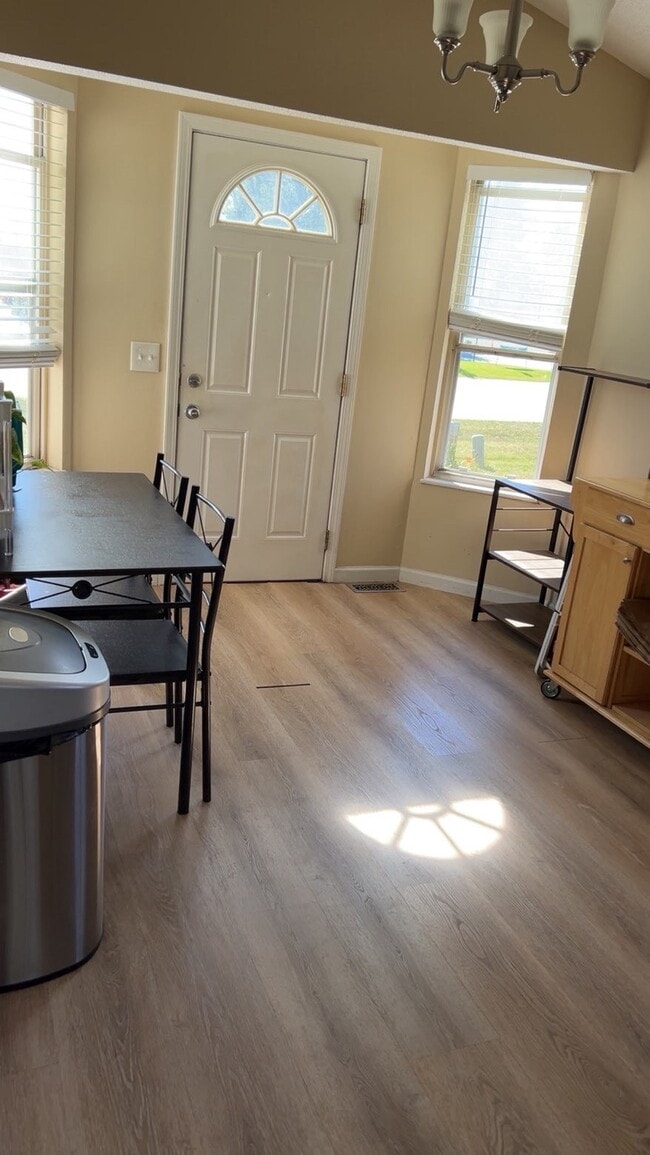 back kitchen - vaulted - eat in - 6436 Long Timber Dr