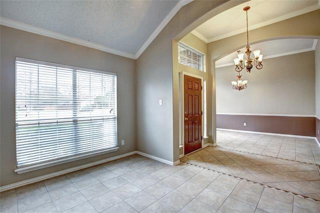Building Photo - 2120 Los Rios Blvd