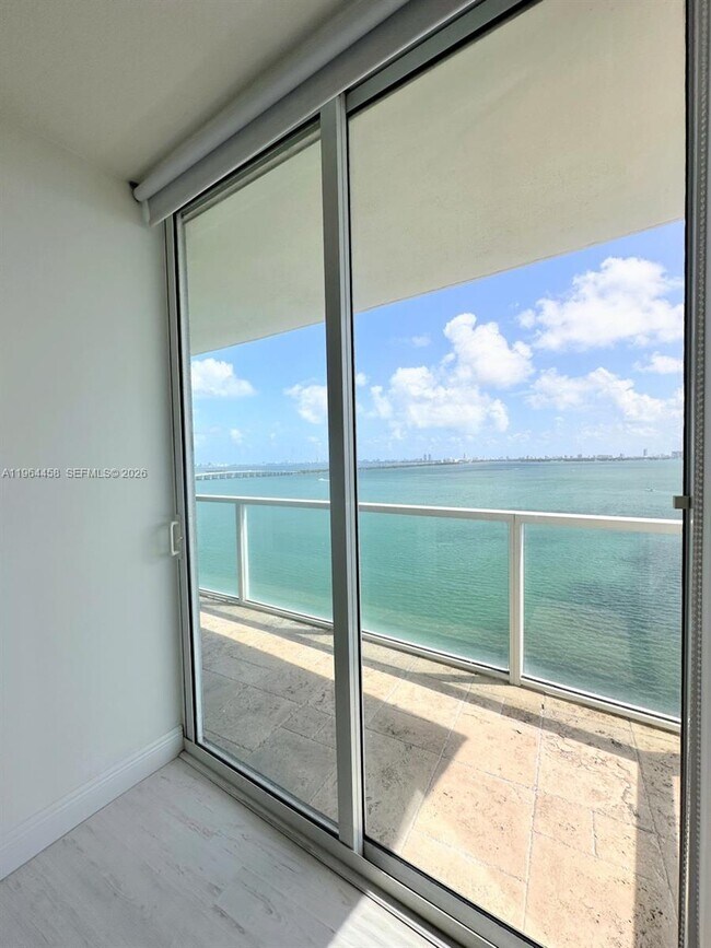 Building Photo - 665 NE 25th St