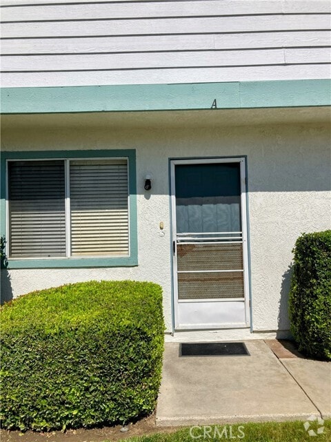 Building Photo - 28601 Calle Del Lago
