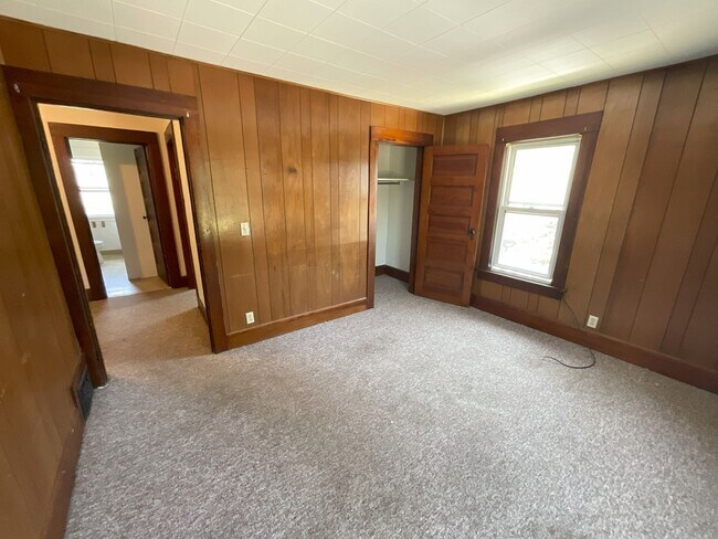 Foto del edificio - One Bedroom, Upstairs Duplex