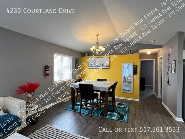 Photo - 4230 Courtland Dr House