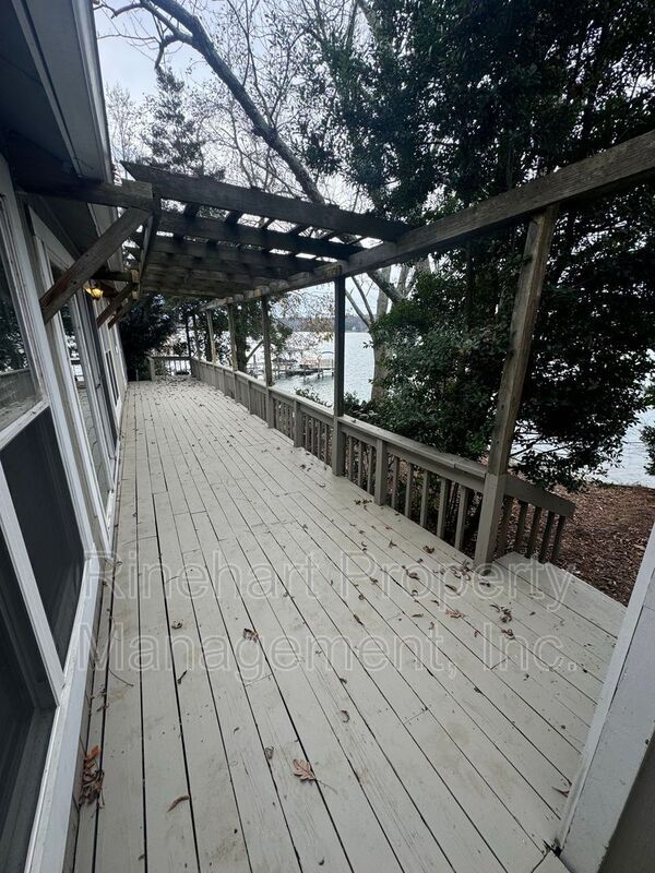 Photo - 4023 Windward Dr House