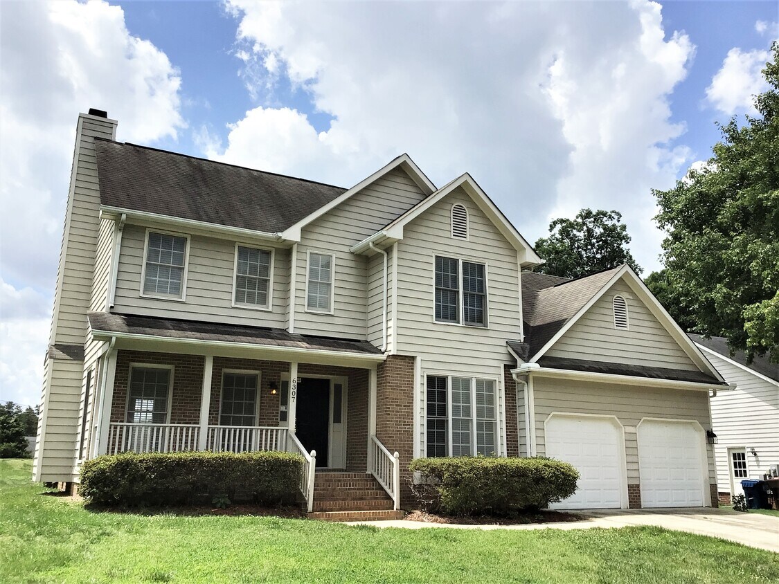6307 Stonewick Drive House Rental in Jamestown, NC