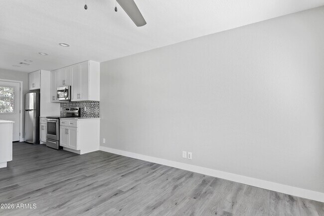 Foto del edificio - 35 W Medlock Dr