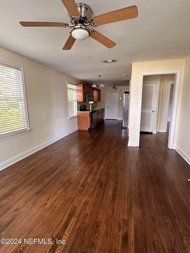 Foto del edificio - 2670 Gilmore St