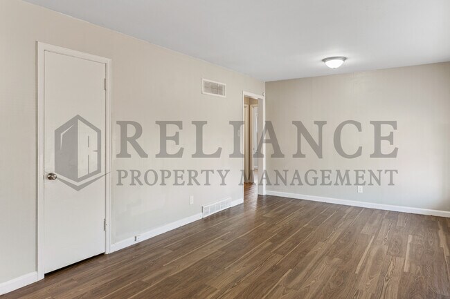 Foto del edificio - 628 S Mission Rd