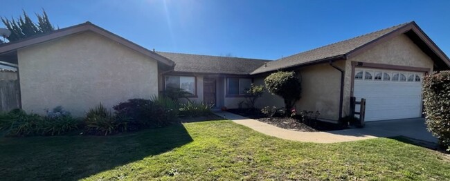 Building Photo - Sunny Single Family Home