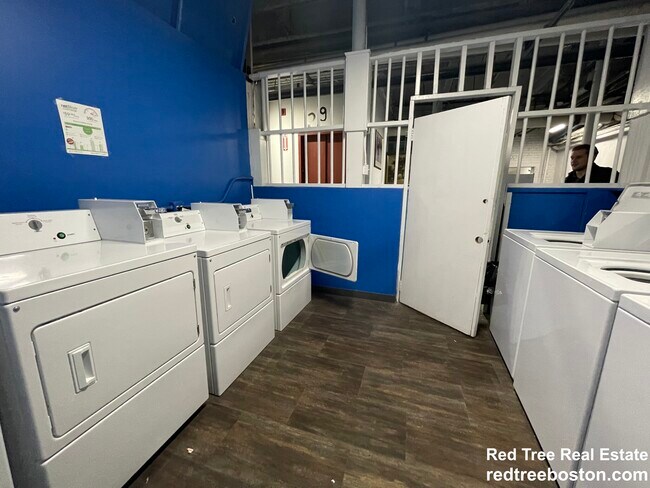 Foto del edificio - 25 Park Dr