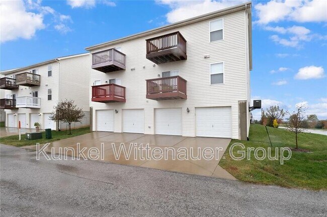 Foto del edificio - 701 Tower Grove Dr