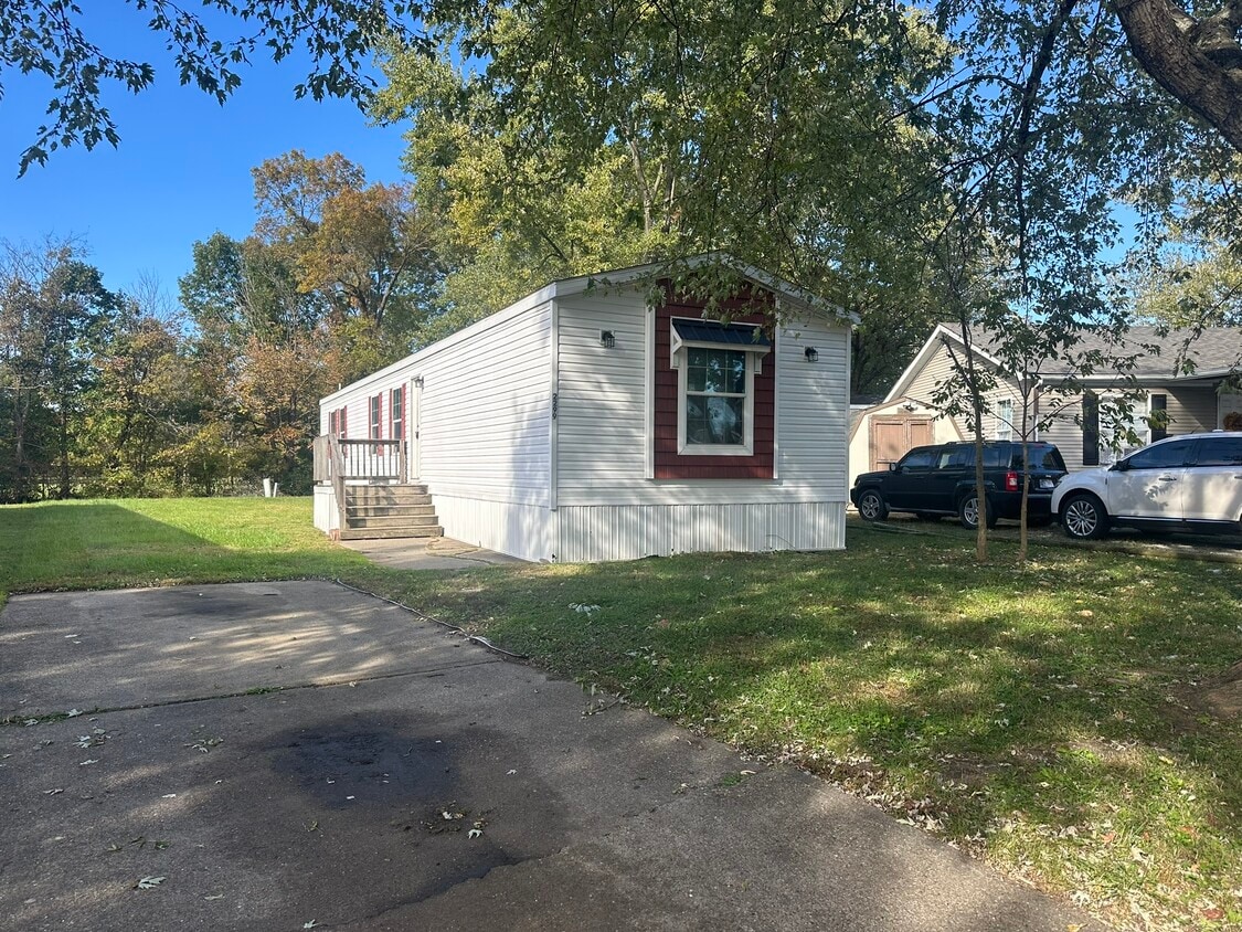 Foto principal - 2299 Wellington Green Dr