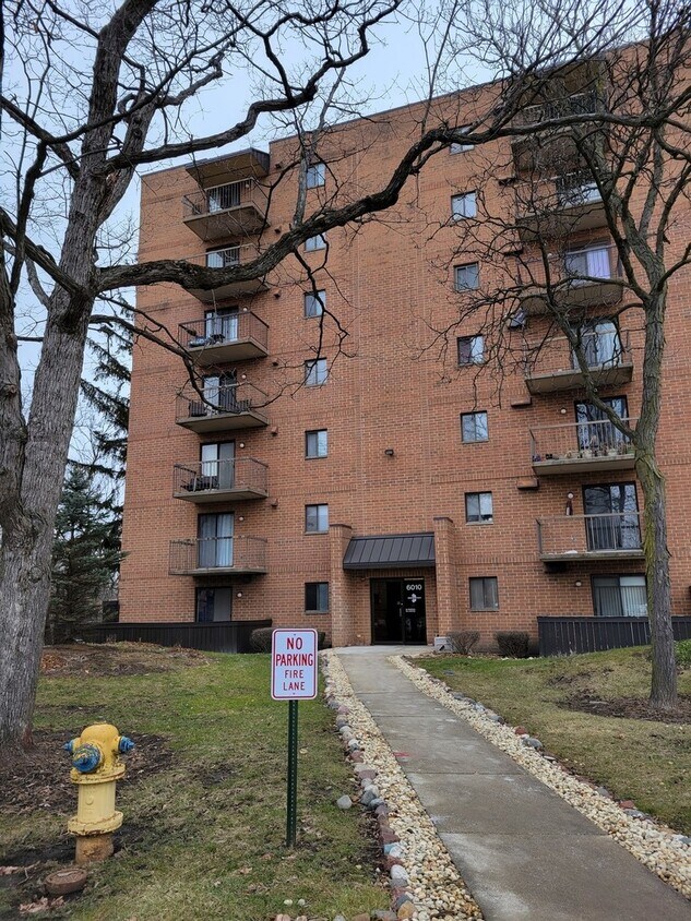 6010 Lake Bluff Dr Unit 601, Tinley Park, IL 60477 Condo for Rent in