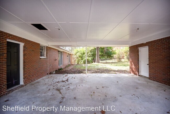 Building Photo - 4 br, 3 bath House - 5911 Bishop Dr