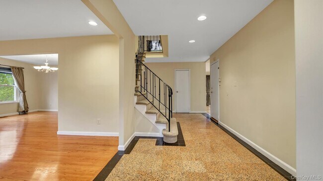 Foto del edificio - 47 Carriage Rd