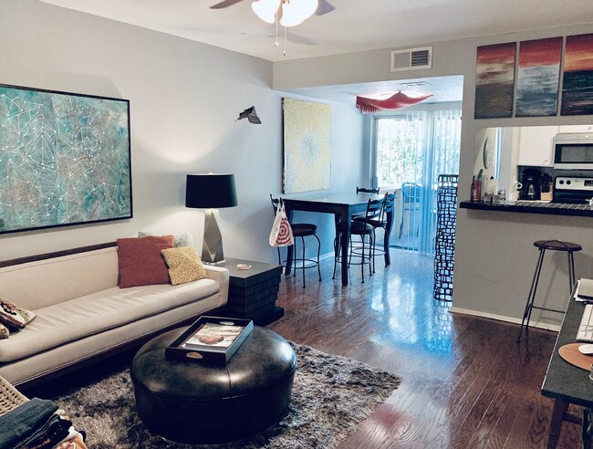 Foto del edificio - 4327 Holland Ave