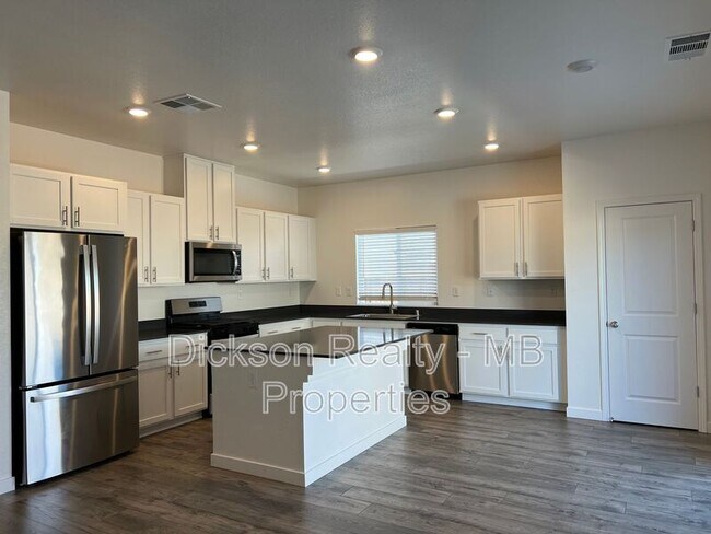 Building Photo - 8923 Wolf Moon Dr