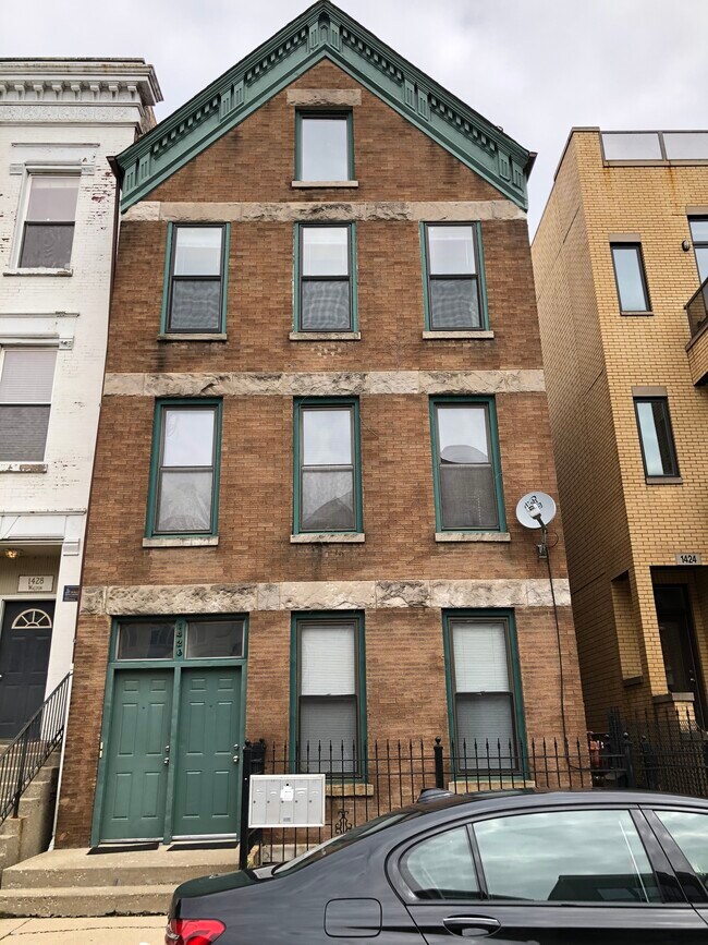 Building Photo - 1426 W Walton St