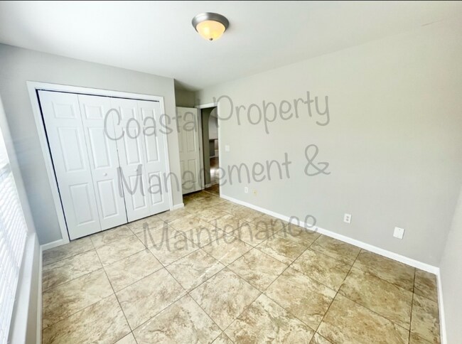 Foto del edificio - 1156 Great Lakes Cir