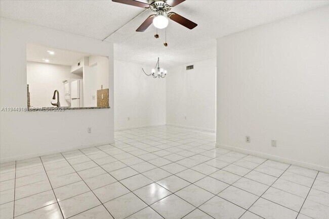 Foto del edificio - 14861 SW 104th St