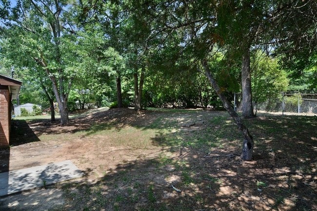 Building Photo - 7309 Parkview Dr