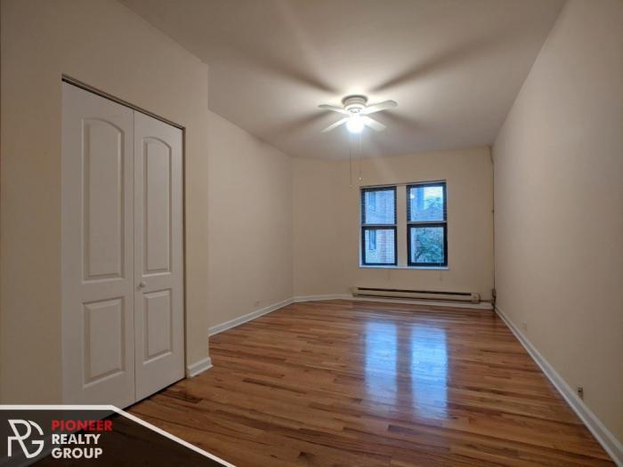 Foto principal - 1 bedroom in CHICAGO IL 60613