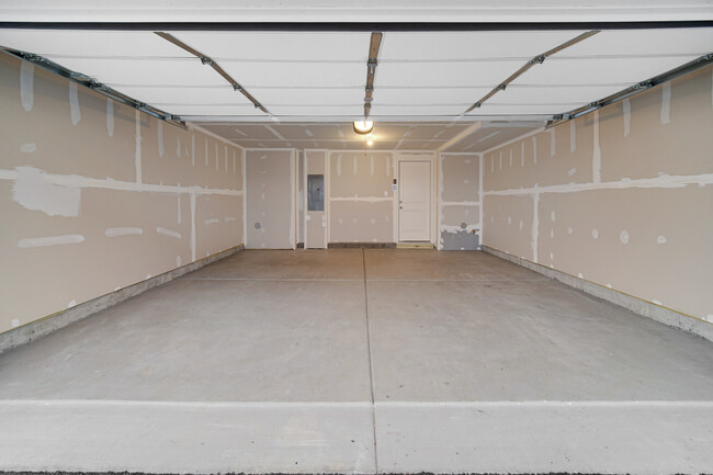 Building Photo - 227 Terrabrook Wy