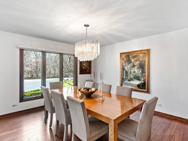 Building Photo - 470 E Westleigh Rd