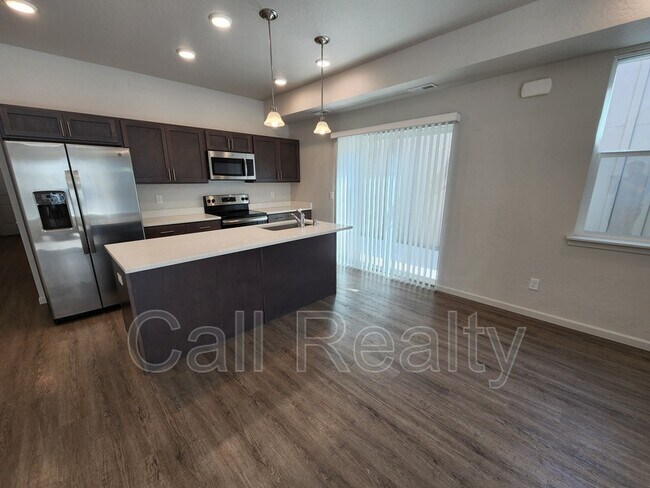 Building Photo - 2712 S Dearborn Ln