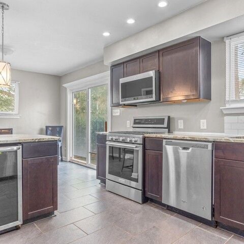 Building Photo - 3220 Deer Park Dr