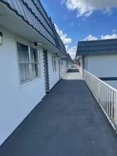 Building Photo - 384 Saxony Trail