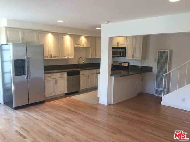 Foto del edificio - 3603 Mentone Ave