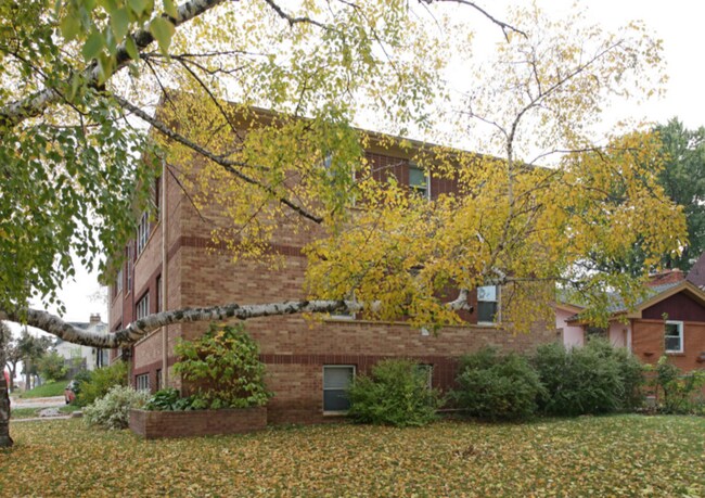Foto del edificio - 2419 Plymouth Ave N