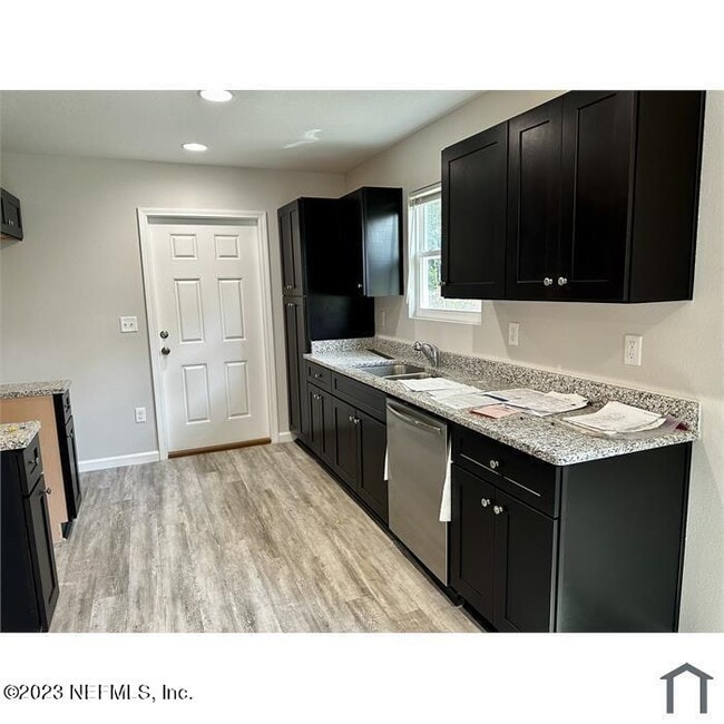 Building Photo - 1419 MCCONIHE St