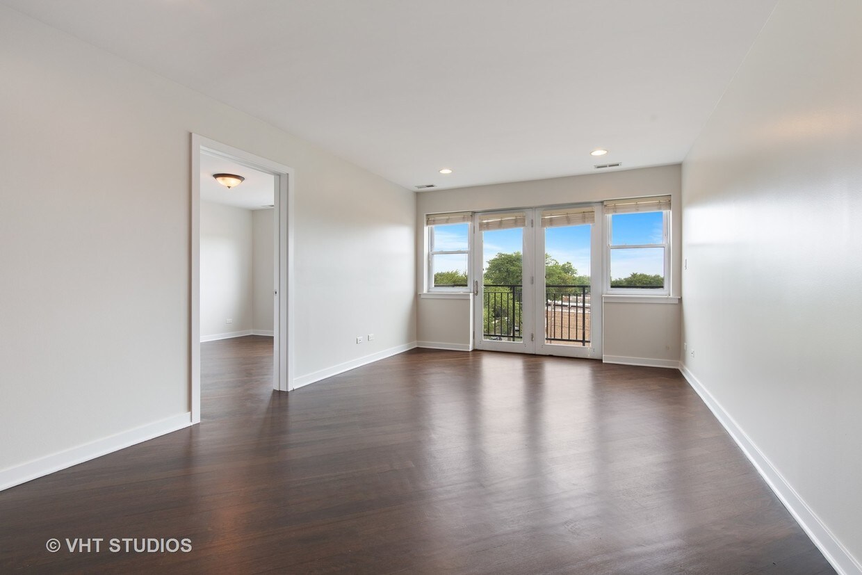 Foto principal - 2525 W Bryn Mawr Ave