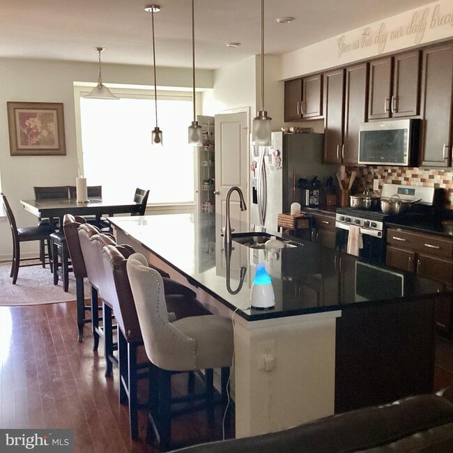 Building Photo - 305 Barnwell Dr