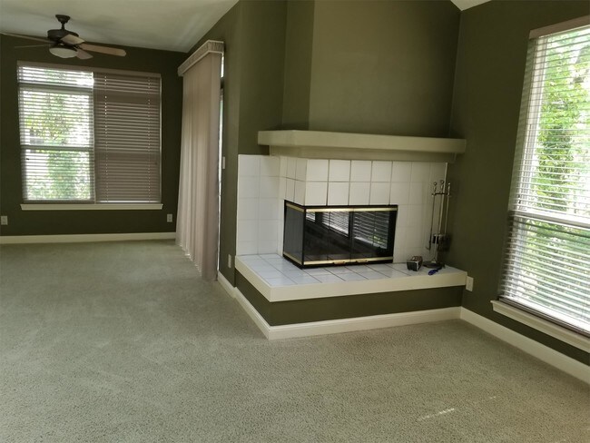 Building Photo - 401 Hidden Shores Ct