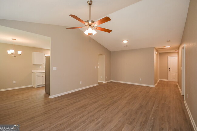 Foto del edificio - 150 Creek Way