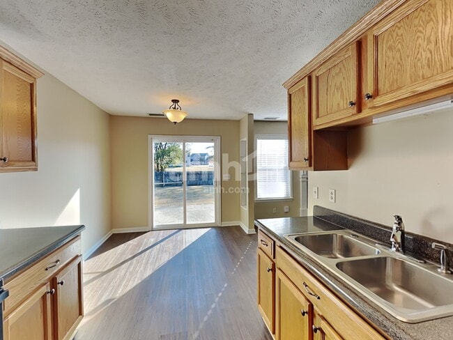 Foto del edificio - 803 Buckhaven Dr